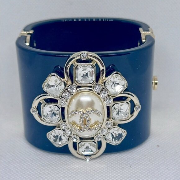 CHANEL Black and Silver Bracelet - Picture 3 of 4